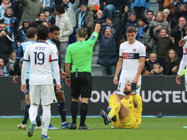 Buat Pelanggaran Keras, Gianluigi Donnarumma Diskors Dua Pertandingan