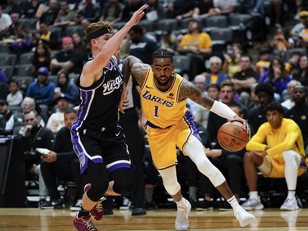 D'Angelo Russell akui Lakers butuh waktu untuk berkembang lagi.