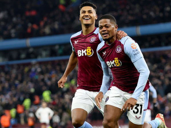 Pemain Aston Villa.