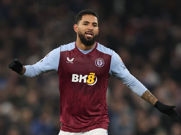 Arsenal dikatakan menjadikan Douglas Luiz sebagai target utama mereka