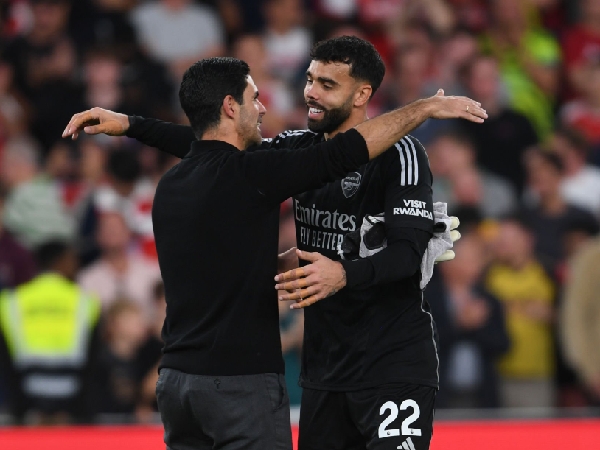 Mikel Arteta dan David Raya