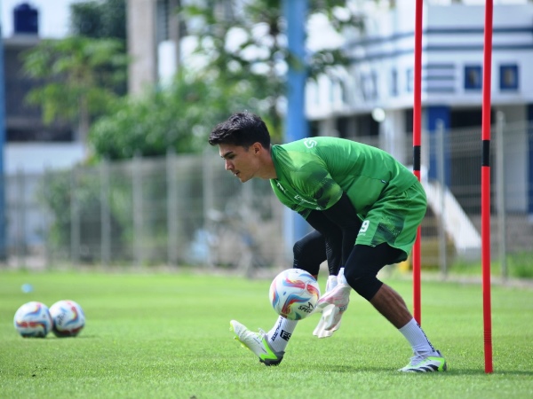 Kiper Persib, Kevin Ray Mendoza