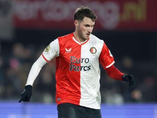 Ruud Gullit menyarankan Arsenal untuk mendatangkan Santiago Gimenez