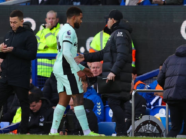 Reece James tidak dapat menyelesaikan pertandingan Chelsea melawan Everton