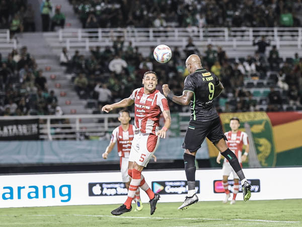 Pencetak gol Persebaya Surabaya ke gawang Persis Solo,