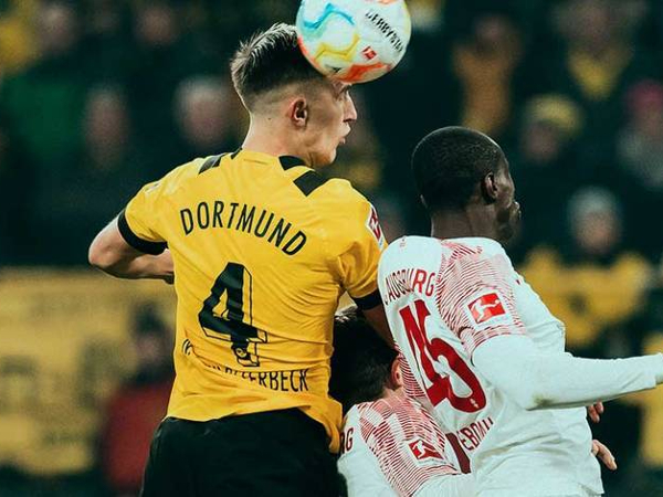FC Augsburg vs Borussia Dortmund