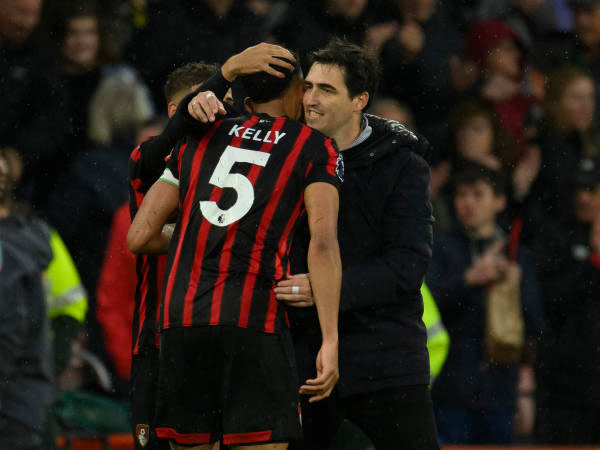 Andoni Iraola Buka Suara Tentang Masa Depan Lloyd Kelly di Bournemouth