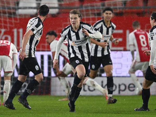 Dramatis! Tim Amatir Singkirkan Ajax Amsterdam di Piala Belanda