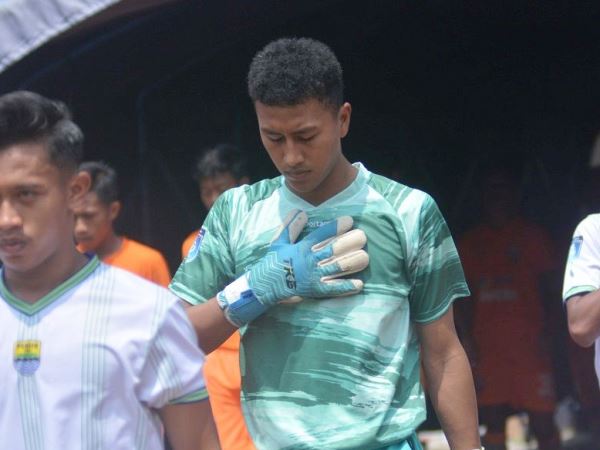 Kiper Persib U-17, Fitrah Maulana