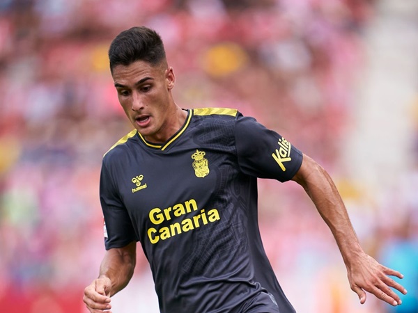 Defender incaran Atletico Madrid