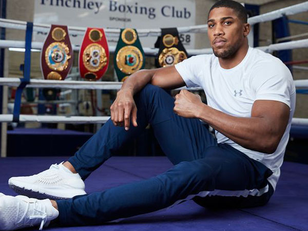 Anthony Joshua menyebut tahun 2024 akan menjadi tahun yang besar bagi kelas berat. (Foto: Ring TV)
