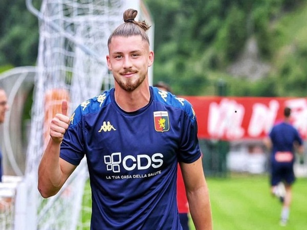 Defender incaran Tottenham