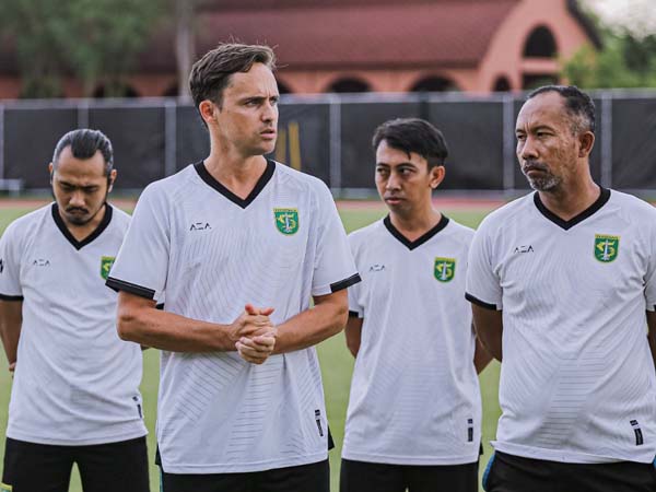 Pelatih anyar Persebaya Surabaya, Paul Munster