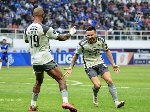 Gelandang Persib, Marc Klok