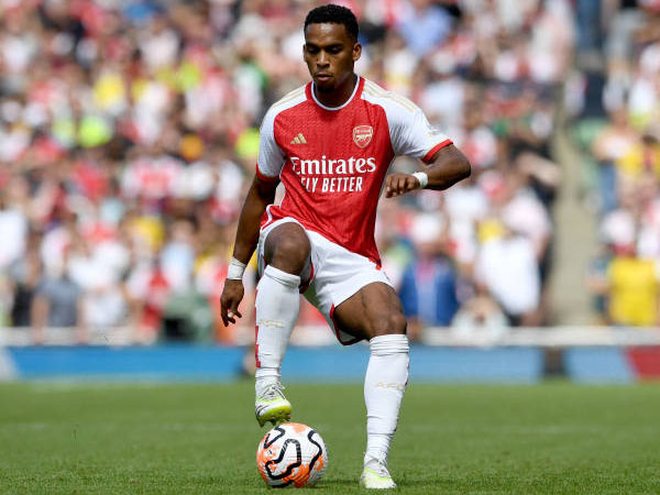 Mikel Arteta Konfirmasi Jurrien Timber Belum Akan Kembali Dalam Waktu Dekat