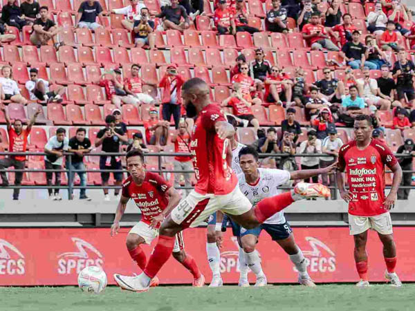 Penyerang Bali United, Jefferson Assis