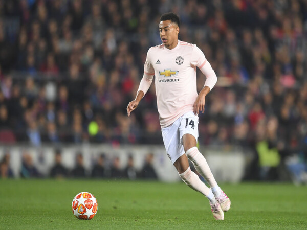 Barcelona disebut tertarik merekrut Jesse Lingard, yang saat ini masih menganggur pasca diputus kontraknya oleh Nottingham Forest / via Getty Images
