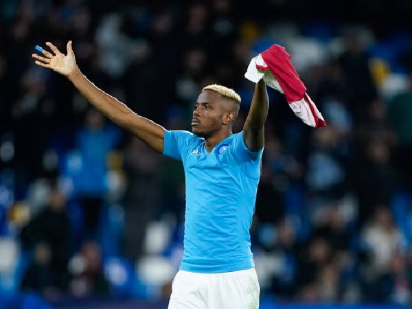 Victor Osimhen dikaitkan dengan Chelsea dan Arsenal