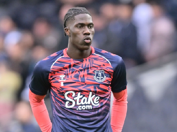 Amadou Onana diperebutkan oleh Arsenal dan Chelsea