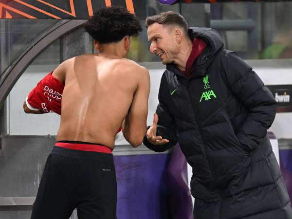 Pep Lijnders Ungkap Kepercayaan Besar Liverpool Pada Pemain Akademi