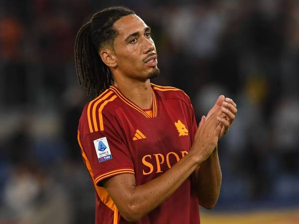 Dipecat AS Roma, Chris Smalling Langsung Balas Kritik Jose Mourinho