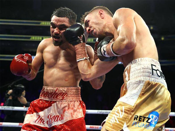 Jason Moloney (kanan) dan Saul Sanchez. (Foto: Top Rank)