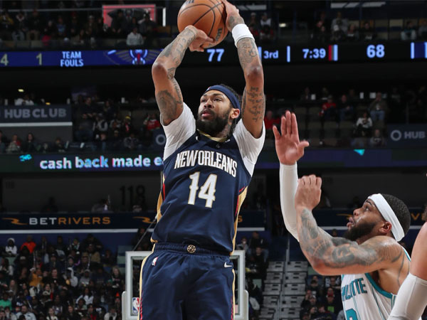 Brandon Ingram mencetak triple-double saat New Orleans Pelicans menang 132-112 atas Charlotte Hornets pada Rabu (17/1). (Foto: AP)