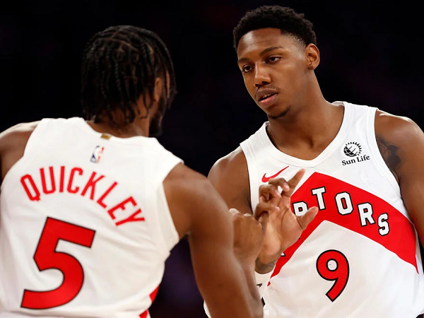 RJ Barrett sumringah dapat video tribute dari New York Knicks.