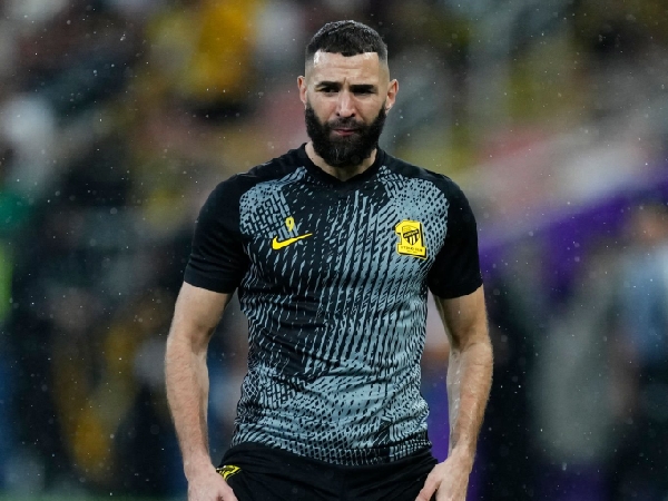 Lyon menginginkan reuni dengan Karim Benzema