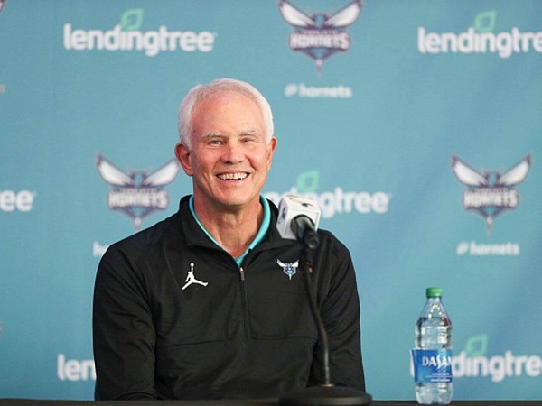Charlotte Hornets akan tukar banyak pemain sebelum trade deadline ditutup.