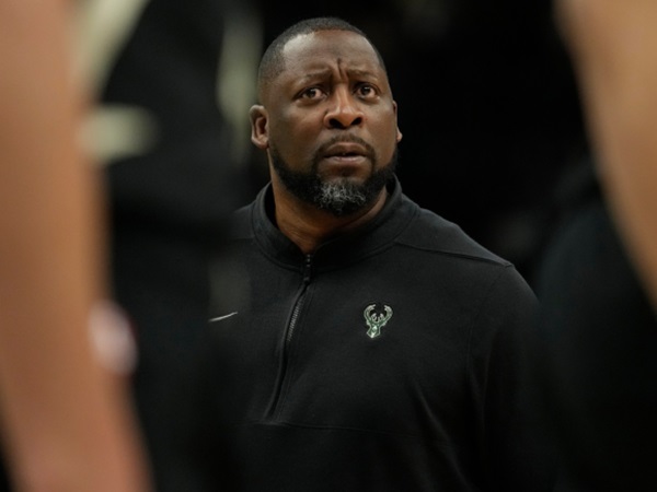 Manajer Pastikan Antetokounmpo Tidak Terlibat Pemecatan Adrian Griffin