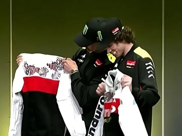 Bangga! Jaket Buatan Anak Negeri Diipakai Valentino Rossi