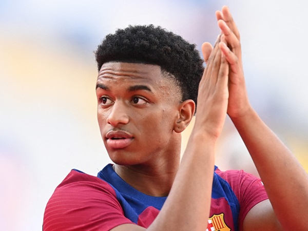 Barcelona Sudah Merencanakan Cari Pengganti Alejandro Balde