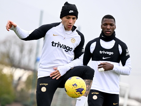 Enzo Fernandez dan Moises Caicedo