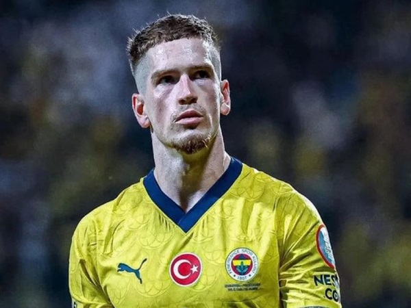 Lazio gagal rekrut Ryan Kent dari Fenerbahce