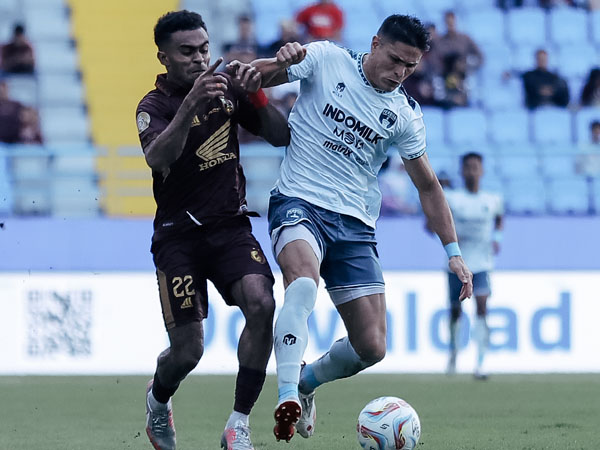 Penyerang Persita Tangerang, Ramiro Fergonzi di laga kontra PSM Makassar