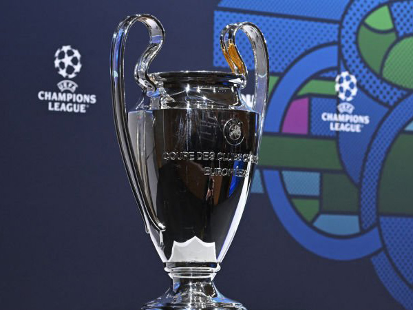 Trofi Liga Champions.