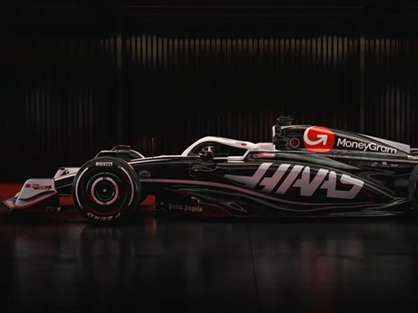 Tim Haas Pamerkan Mobil F1 2024 di Silverstone