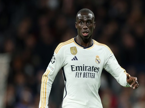Ferland Mendy Belum Menyetujui Tawaran Perpanjangan Real Madrid