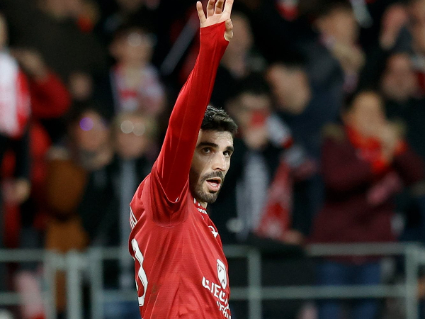 Pierre Lees-Melou mencetak gol kemenangan Brest atas Marseille pada Minggu (18/2)