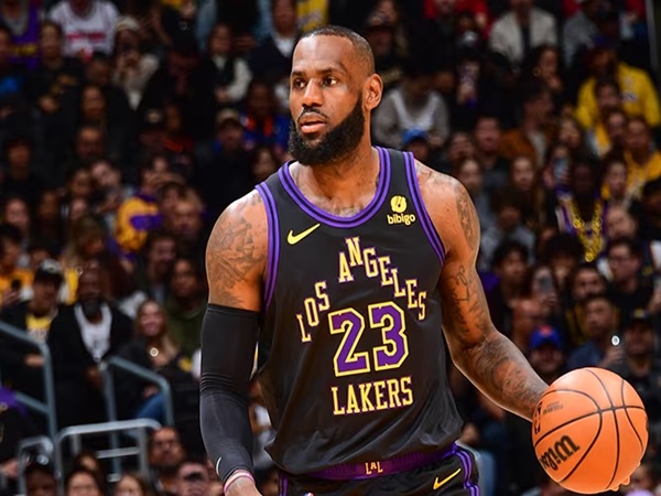 LeBron James Bantah Gagasan untuk Menukarnya ke Warriors