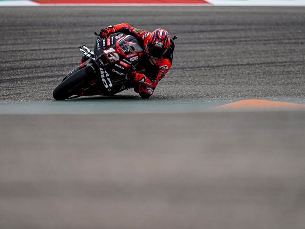 Maverick Vinales angkat bicara soal performa motor terbarunya.
