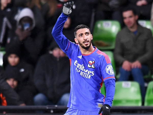 Said Benrahma mencetak gol kemenangan Lyon atas FC Metz pada Jumat (23/2)