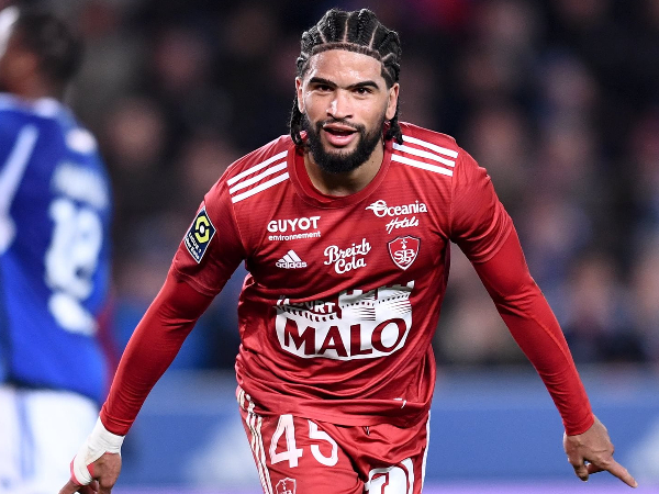 Mahdi Camara mencetak hat-trick untuk membawa Brest kalahkan Strasbourg 3-0 pada Sabtu (24/2)