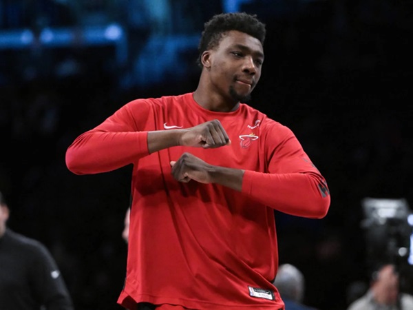 Center Miami Heat Terkejut Dapat Sanksi dari NBA