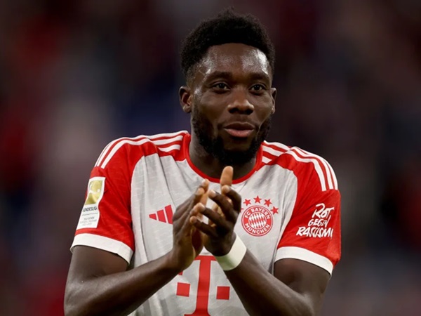 Barcelona Tidak Pernah Mengajukan Tawaran ke Alphonso Davies