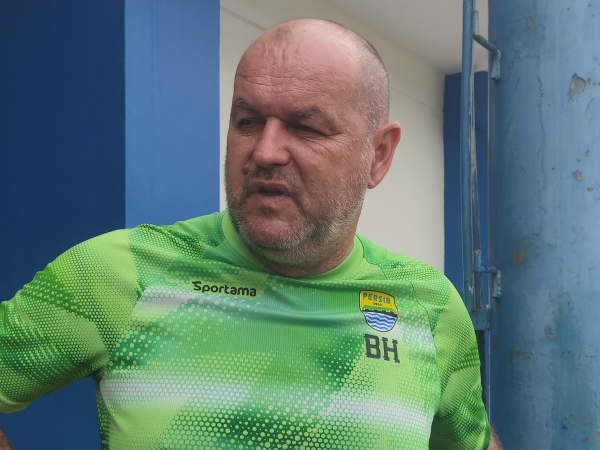 pelatih Persib, Bojan Hodak