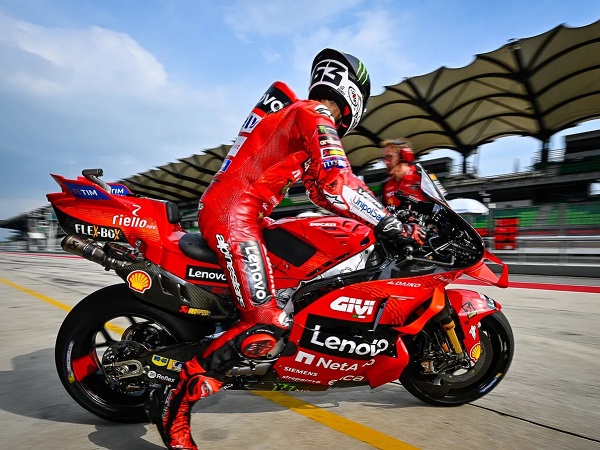 Davide Tardozzi perlahan-lahan rampungkan kontrak baru Francesco Bagnaia.