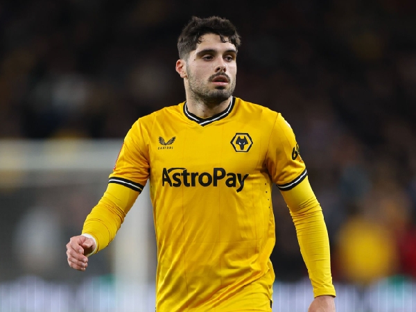 Arsenal telah lama dikaitkan dengan bintang Wolves, Pedro Neto