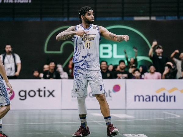 Masalah visa hambat kedatangan Brandone Francis ke Indonesia.